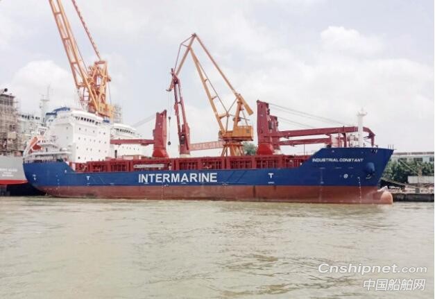 黄埔文冲8400吨重吊船“INDUSTRIAL CONSTANT”号命名
