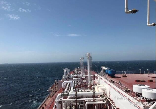 全球最新型17.4万立方米LNG运输船“泛欧”号交付