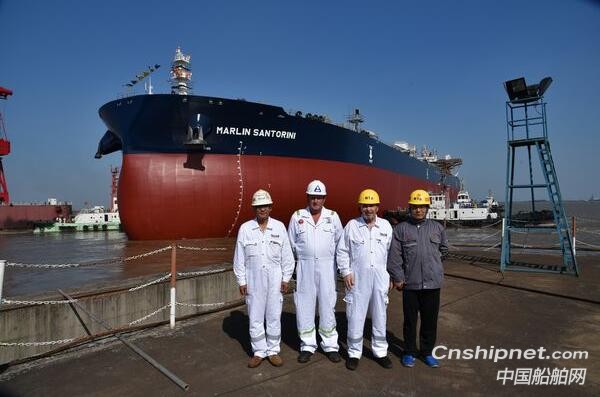 新时代造船2艘油船同日顺利下水