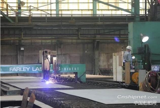 台船140公尺大型驳船开工