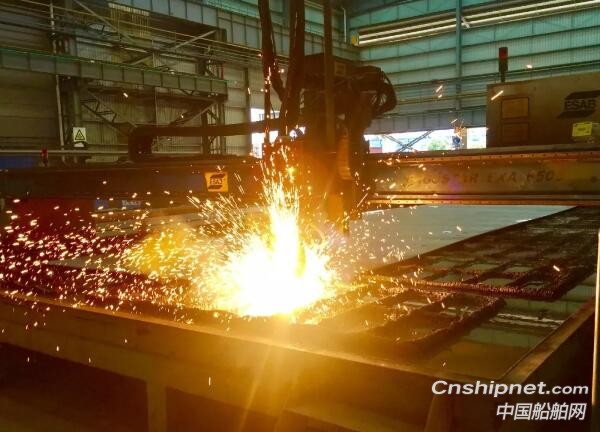 中航鼎衡17500吨化学品船3号船顺利开工