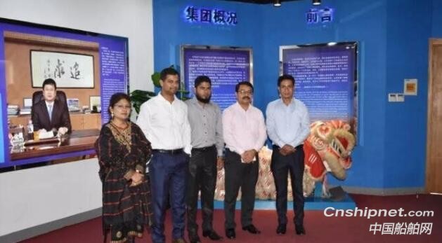 扬子江船业2艘化学品船同日顺利出坞