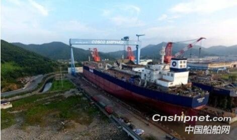 舟山中远海运重工第二艘11.3万吨原油轮顺利下水