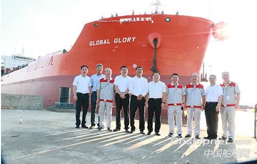 象屿海装同日一船出坞一船开工