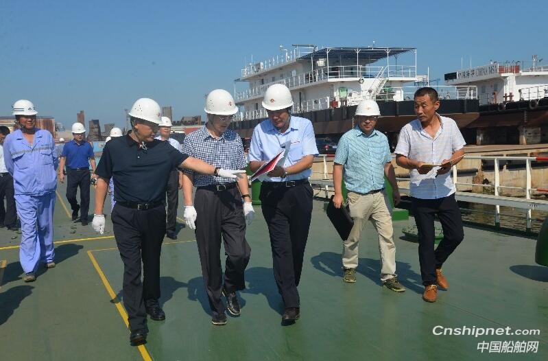 山东省政协主席付志方一行视察京鲁船业