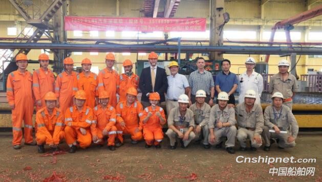 厦门船舶重工第二艘7500车LNG汽车滚装船开工