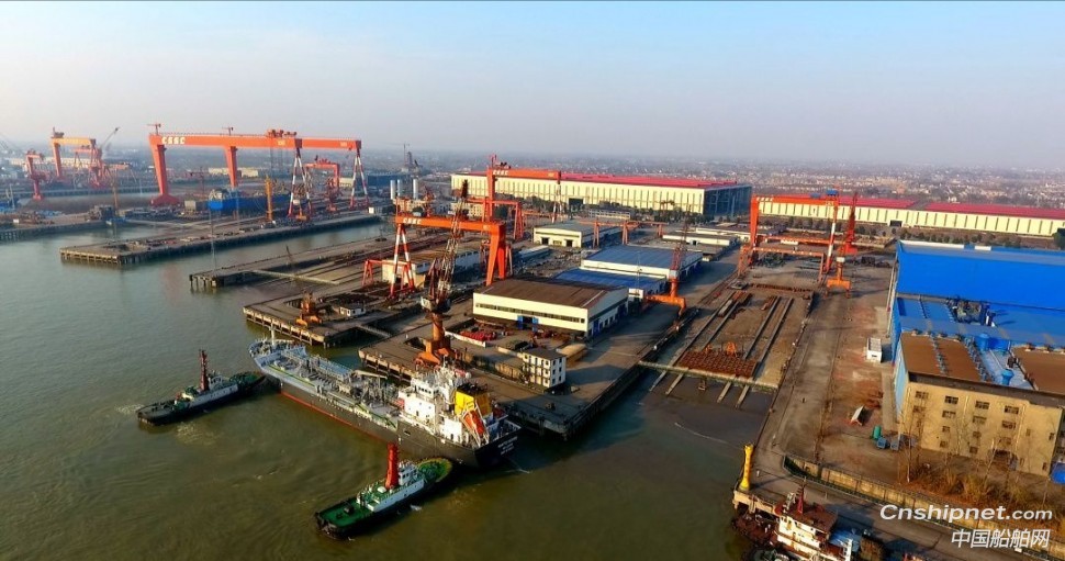 中船澄西12号8.2万吨散货船顺利下水