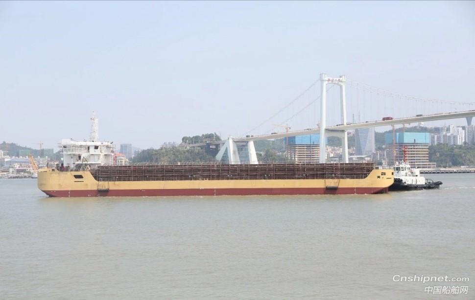 厦门船舶重工两天内完成三船出坞大节点