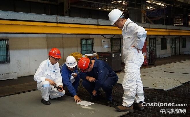 外高桥造船18万吨散货船H1461船开工