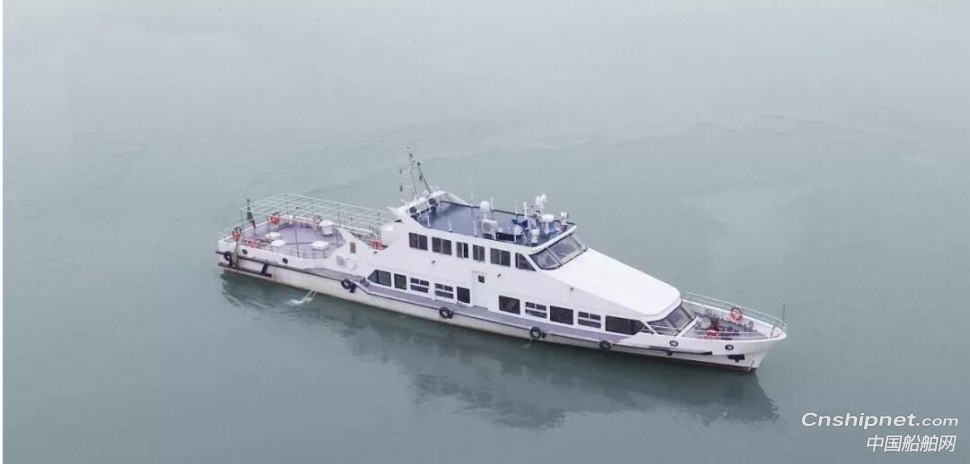 江龙船艇33米水政执法船顺利完成首航