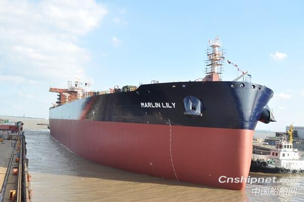 新世纪造船2艘油船顺利下水