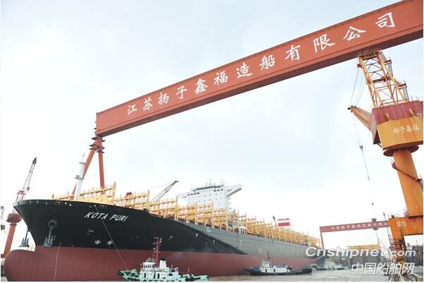 扬子江船业第五艘40万吨超大型矿砂船顺利出坞