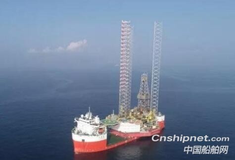 26000吨自航半潜船“华盛龙”轮顺利卸载一艘钻井平台