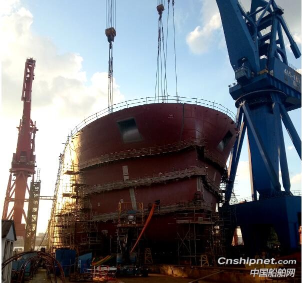 沪东中华造船13000吨5号船实现精拉线