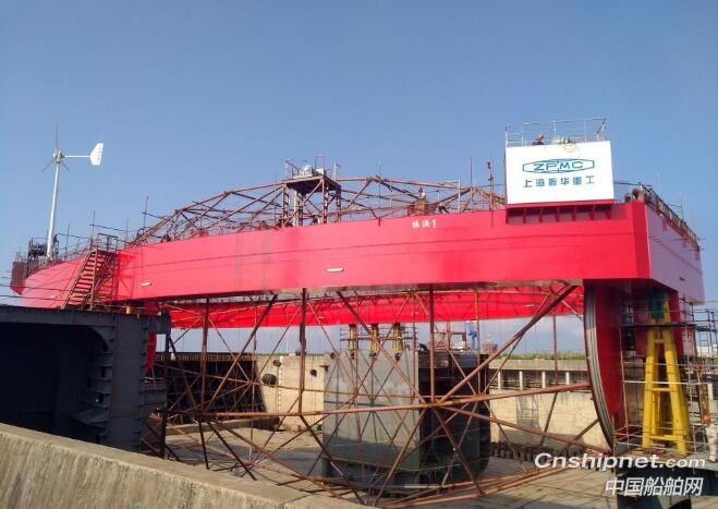振华重工深远海黄鱼养殖平台顺利合拢