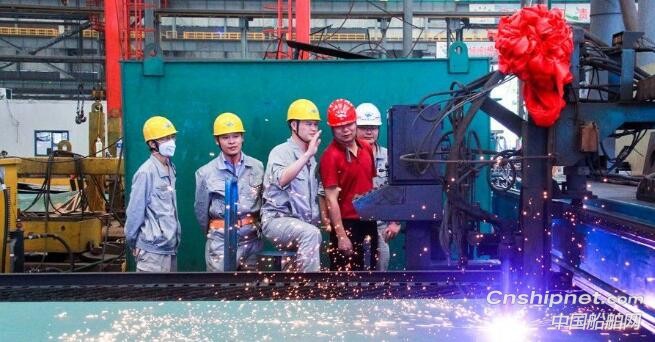 马尾造船1162TEU支线型集装箱船开工