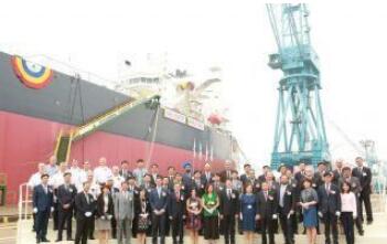 现代三昊重工船厂15万吨苏伊士型油轮