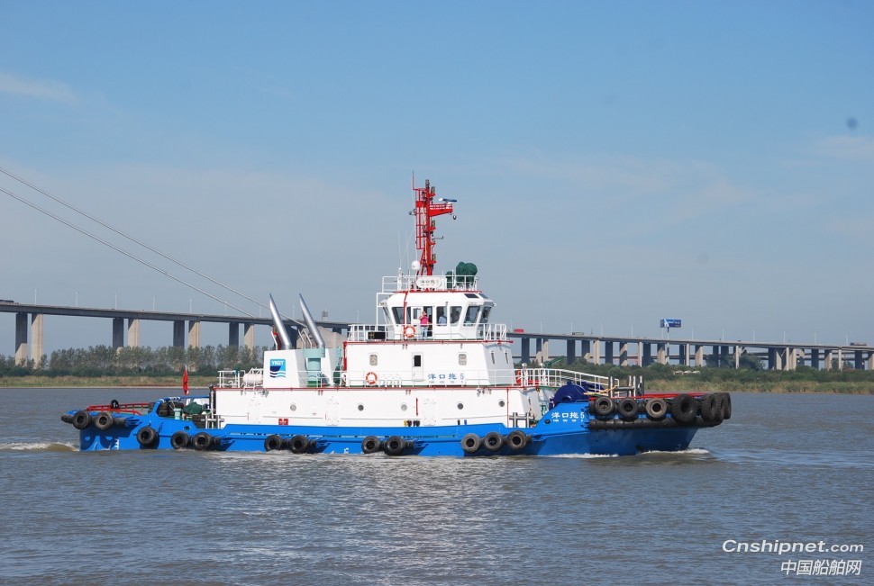 镇江船厂出厂3240kW全回转拖船
