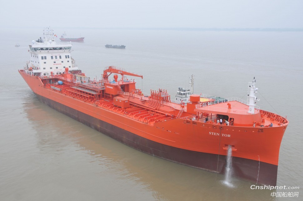 口岸船舶第二艘1.75万吨化学品船启航海试