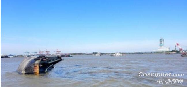 长江镇江水域多船相撞，5人获救4人失踪