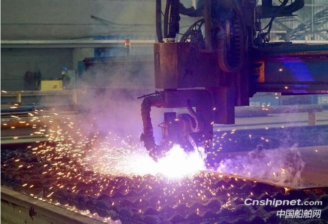 中航鼎衡9900吨不锈钢化学品船开工