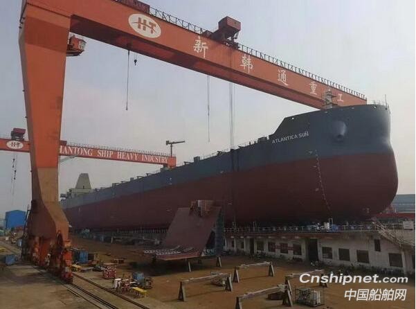 新韩通重工首艘82K散货轮成功下水
