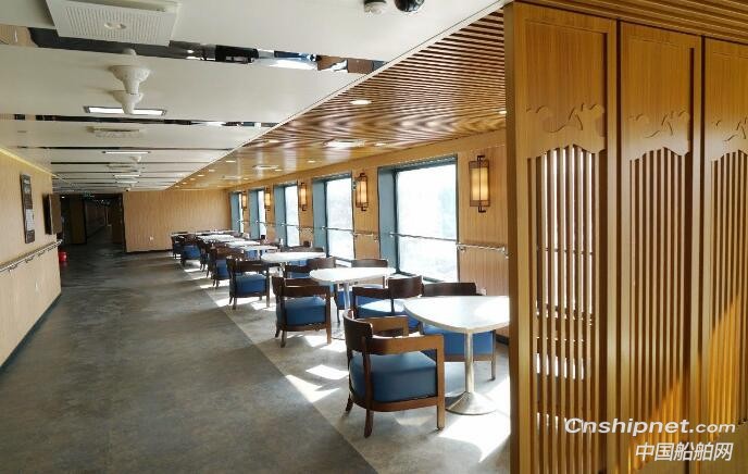 中航威海880客2160米车道高端客滚船“新永安”号签字交付