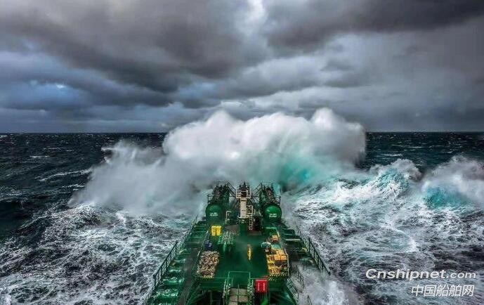 中航鼎衡17500吨化学品船5#船开工