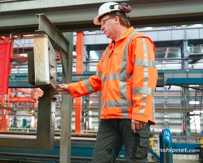 中航鼎衡17500吨化学品船5#船开工