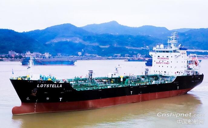 马尾造船7499吨油化船“荷花星”顺利交付