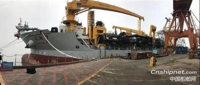 亚洲首艘全电力驱动自航耙吸挖泥船“长鲸7”首轮试挖