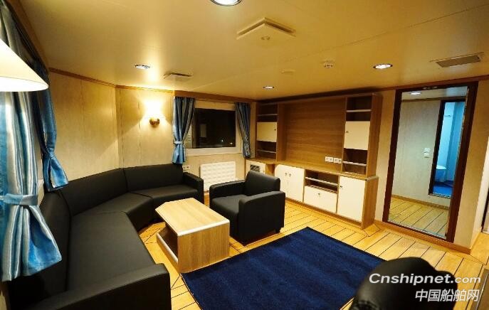 中航鼎衡16300吨双燃料化学品船4#船签字交付