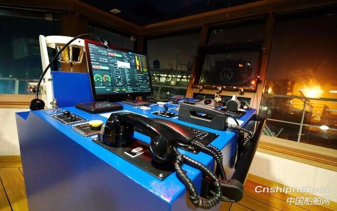 中航鼎衡16300吨双燃料化学品船4#船签字交付