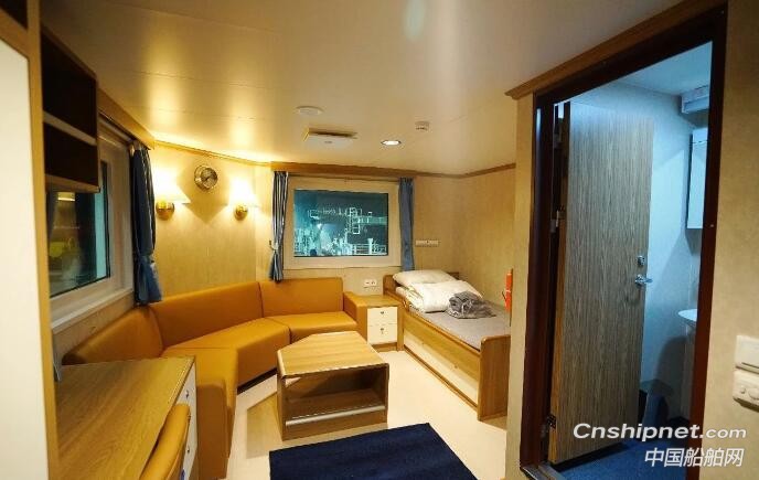 中航鼎衡16300吨双燃料化学品船4#船签字交付