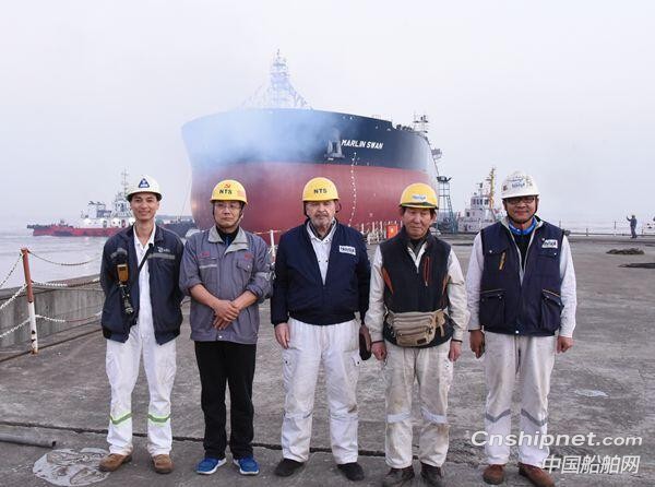 新世纪造船2艘158000吨油船顺利下水