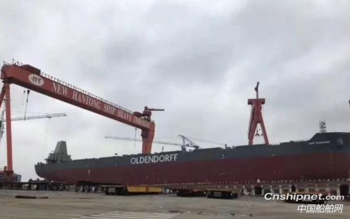 新韩通重工82K散货轮HT82-201成功下水