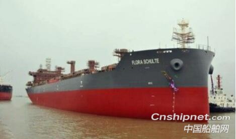 口岸船舶首艘3.85万吨散货船顺利出坞