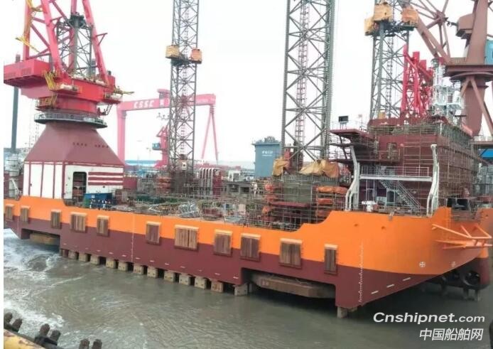 黄埔文冲中广核1200吨自升式风电安装平台下水