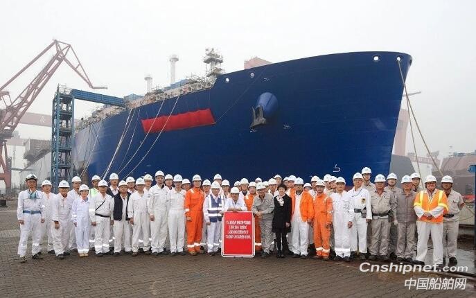 沪东中华亚马尔项目首制船H1810A出坞