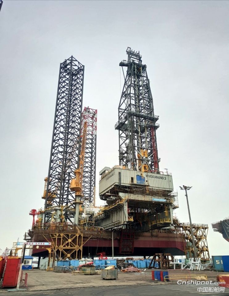 大连中远海运重工顺利完成自升式钻井平台高空桩腿切割工程