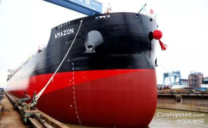 南京金陵船厂81600吨-5号散货船出坞