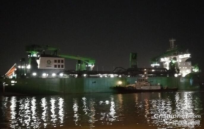 广东中远海运重工首制15000立方米耙吸式挖泥船完成倾斜试验