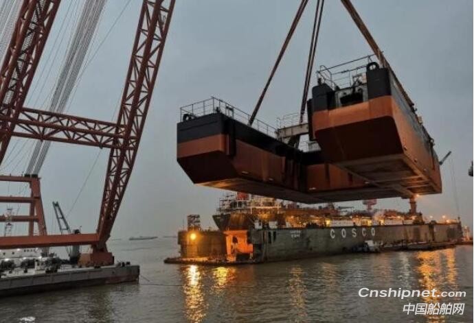 南通中远船务N870抛锚驳项目顺利下水