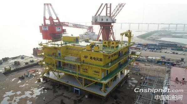 振华重工粤电湛江外罗海上风电项目220kV海上升压站发运