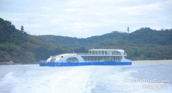 港船重工首艘60米码头趸船“海岛玩家1号”命名交付