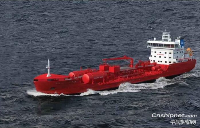 中航鼎衡2艘化学品船同日进同坞