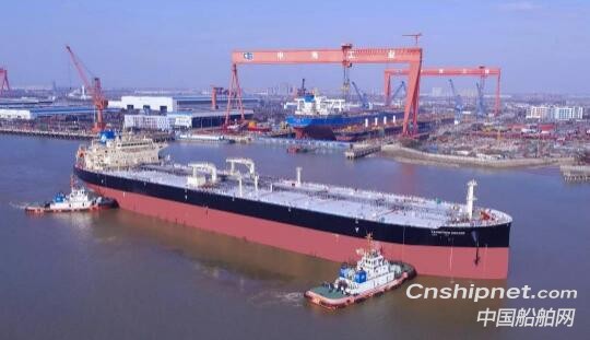 扬州中远海运重工第二艘11.4万吨成品油轮开始试航