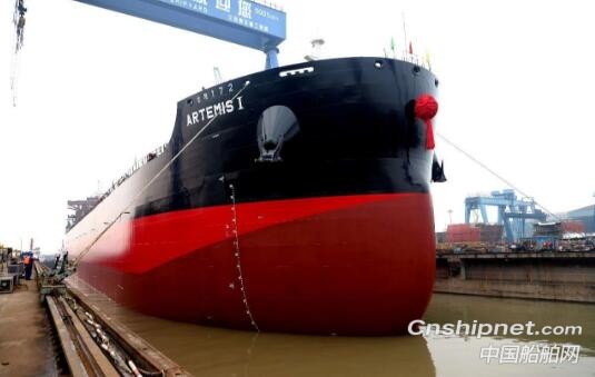 南京金陵船厂第6艘81600吨散货船出坞