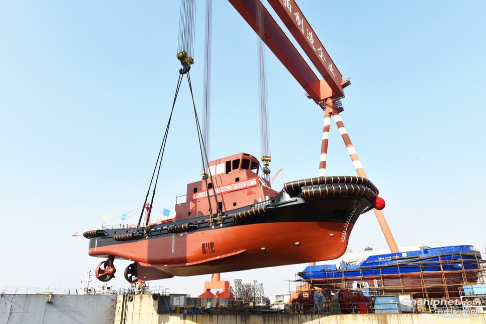 镇江船厂2942kW全回转拖船顺利下水