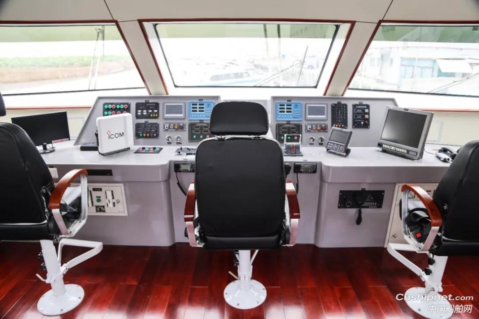 江龙船艇新型观光游船“嘉州02”号交付